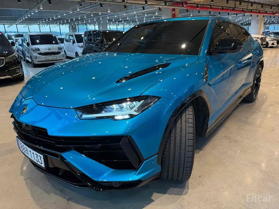 Фото 2 - Lamborghini Urus