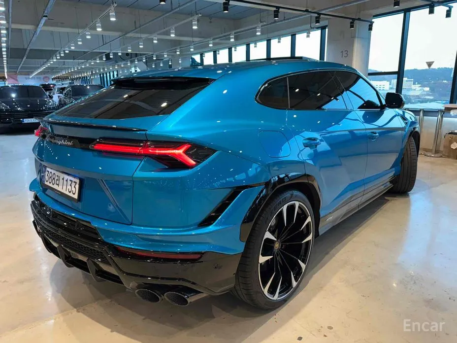 Фото 4 - Lamborghini Urus