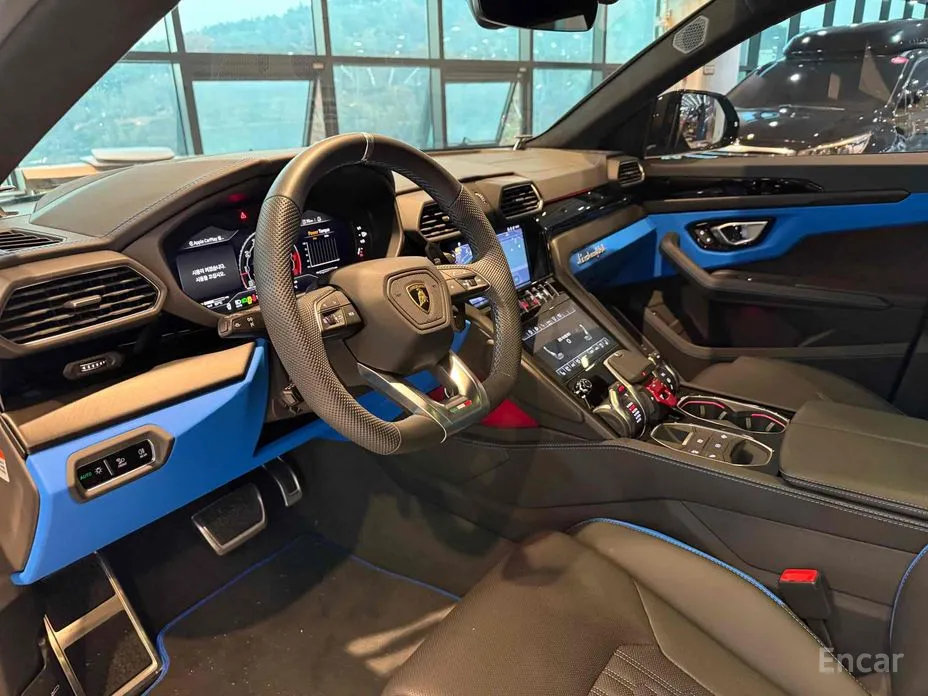 Фото 8 - Lamborghini Urus