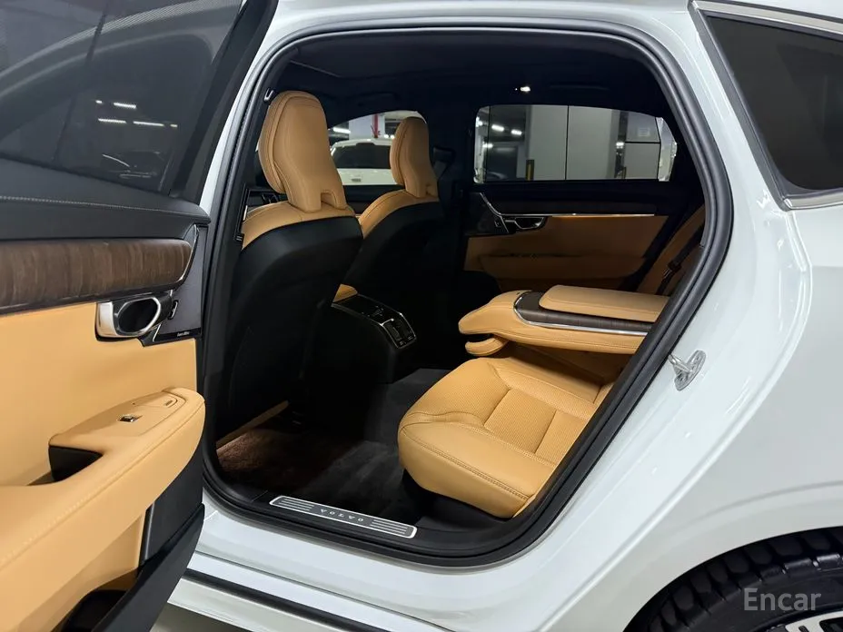 Фото 11 - Volvo S90