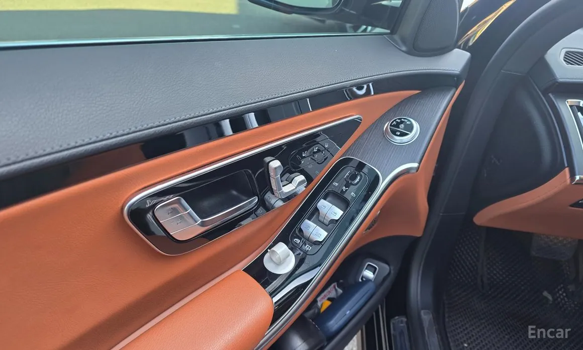 Фото 13 - Mercedes-Benz S-Class