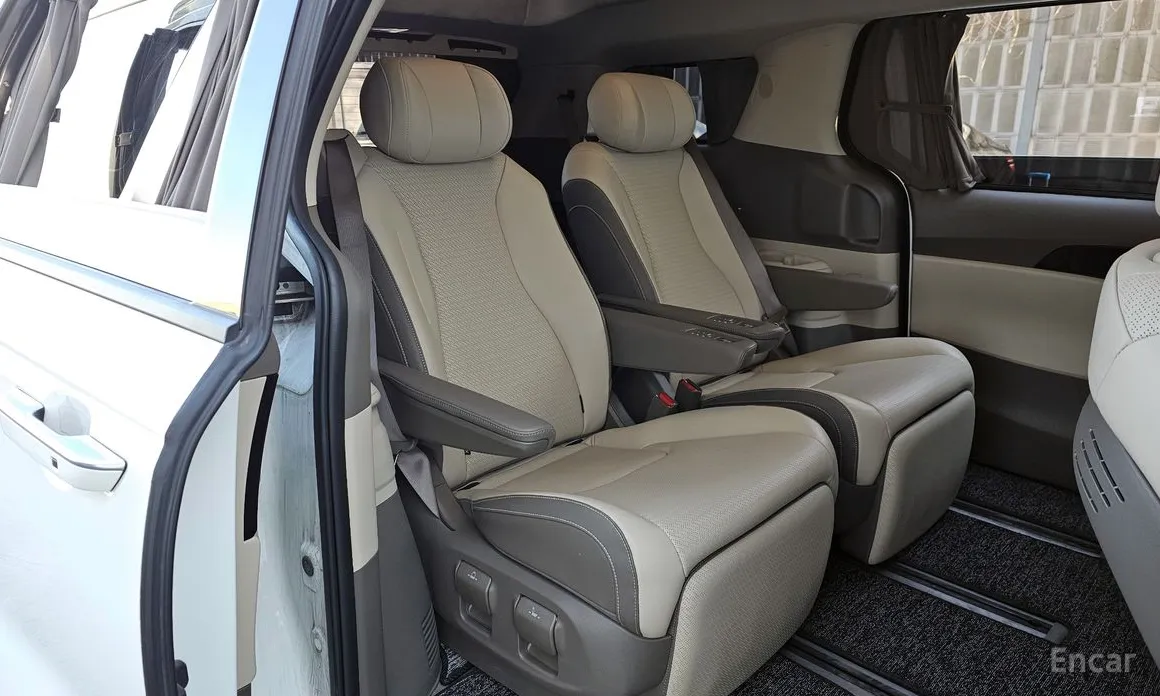 Фото 12 - Kia Carnival