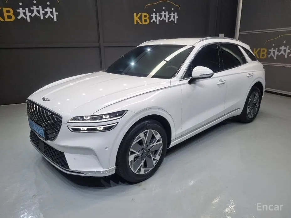 Фото 1 - Genesis GV70