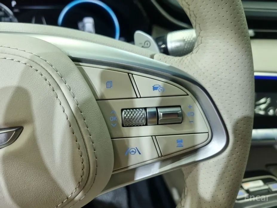 Фото 11 - Genesis GV70