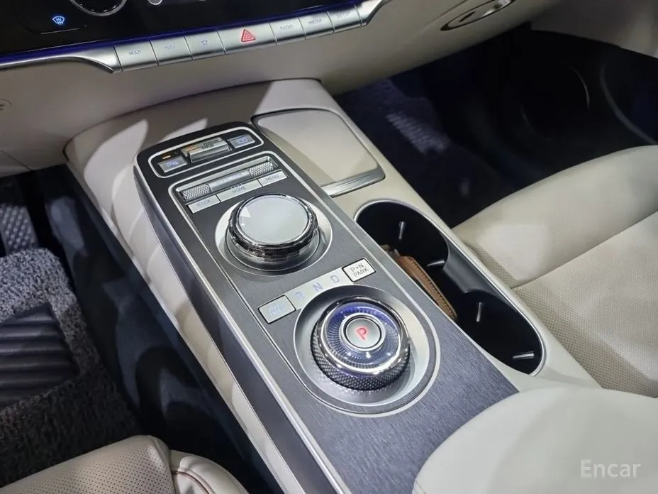 Фото 12 - Genesis GV70