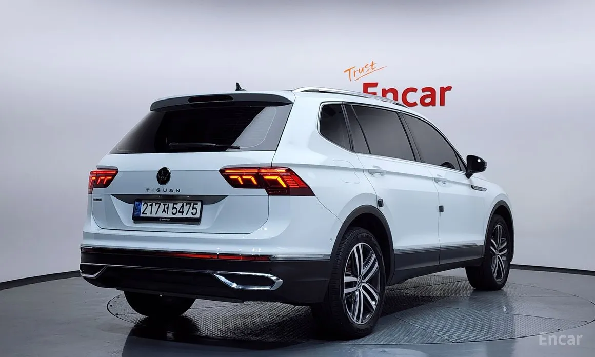 Фото 2 - Volkswagen Tiguan