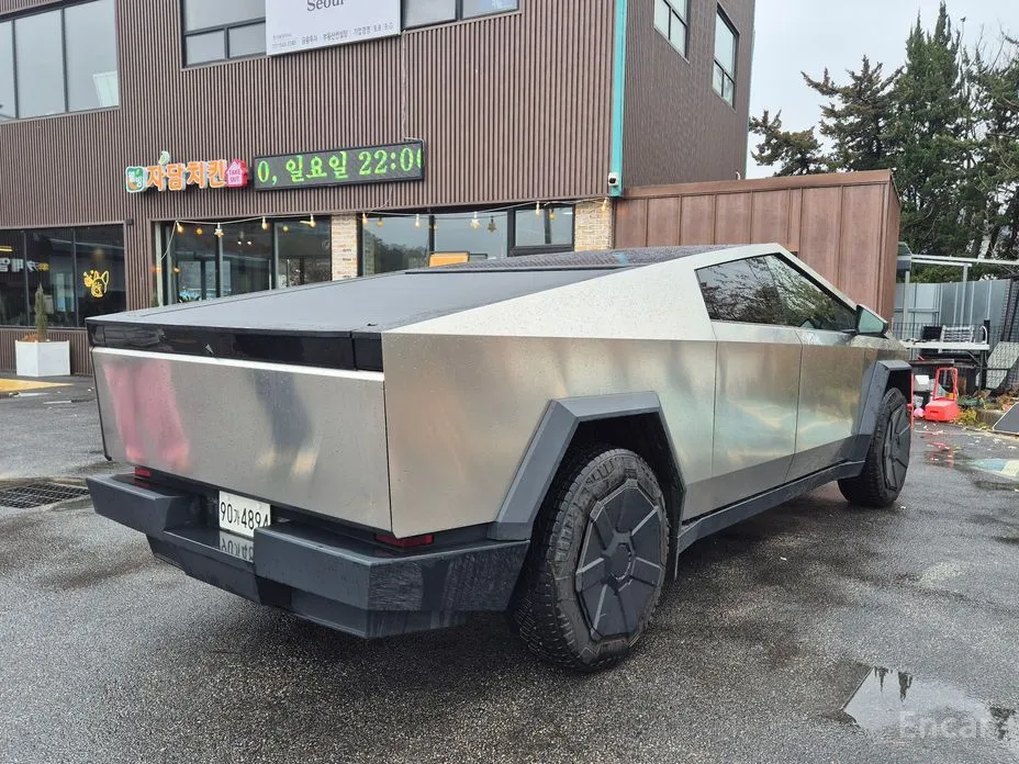 Фото 3 - Tesla Cybertruck