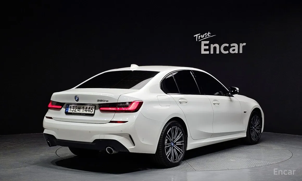 Фото 2 - BMW 3 Series