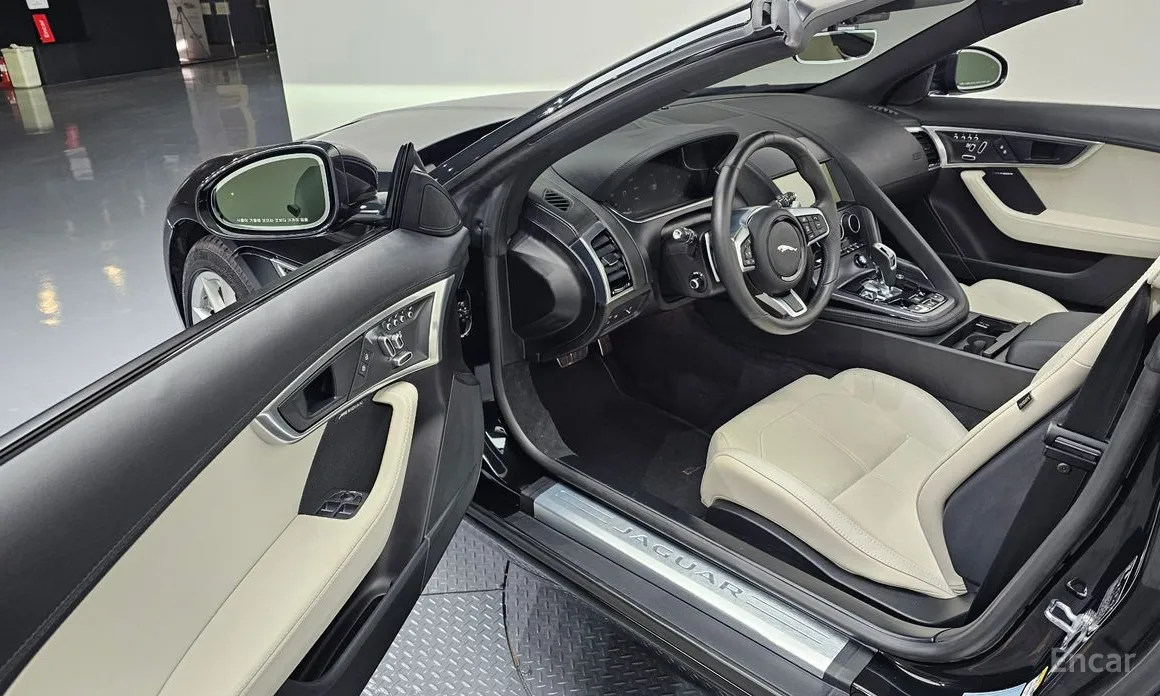 Фото 10 - Jaguar F-Type