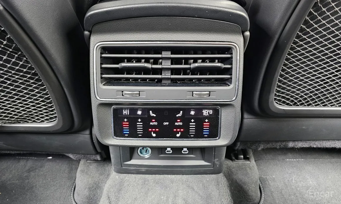 Фото 18 - Audi Q7