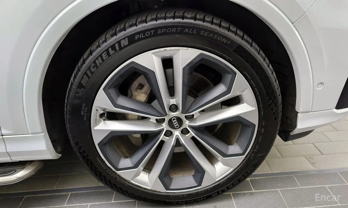 Фото 5 - Audi Q7