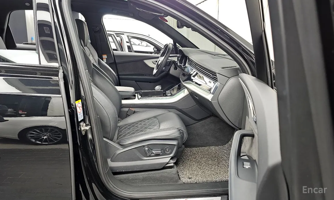 Фото 11 - Audi Q7