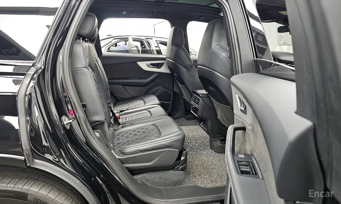 Фото 12 - Audi Q7