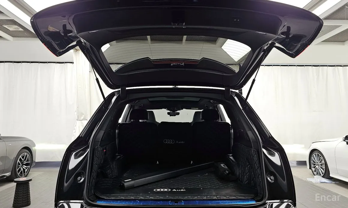 Фото 20 - Audi Q7