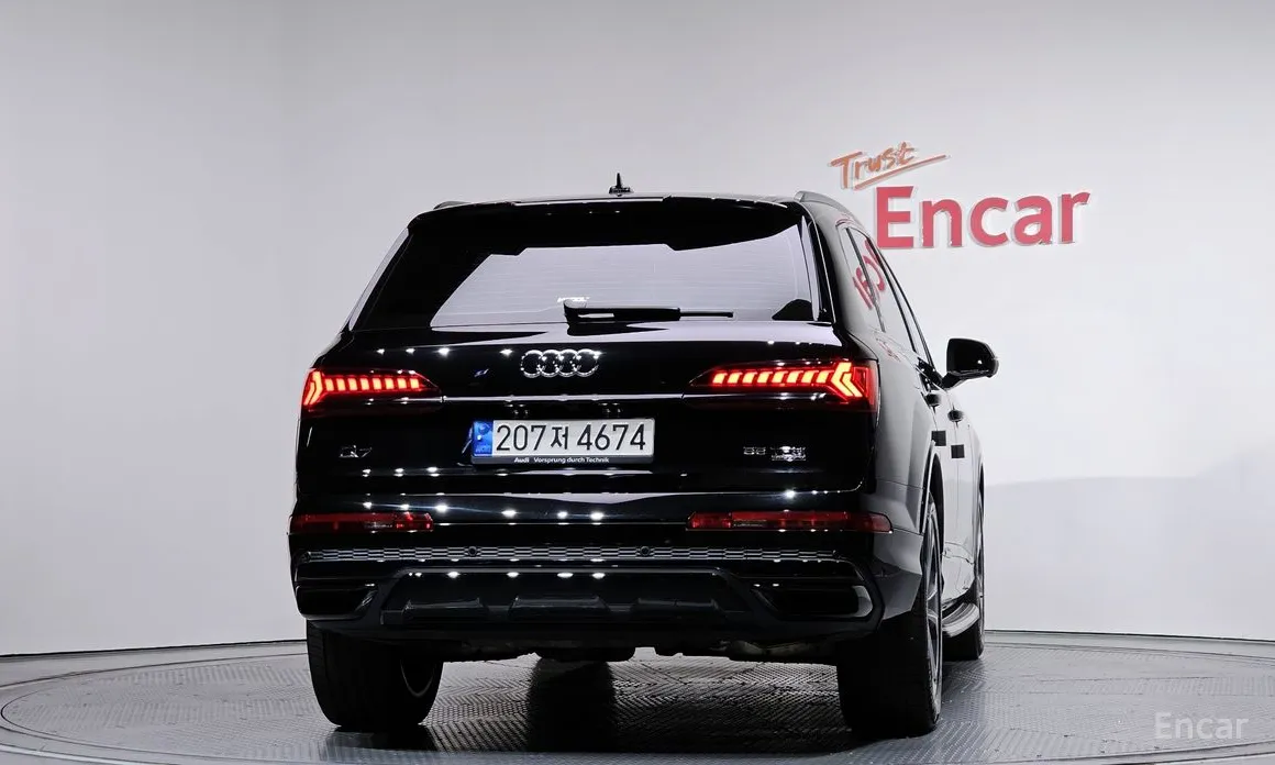 Фото 4 - Audi Q7