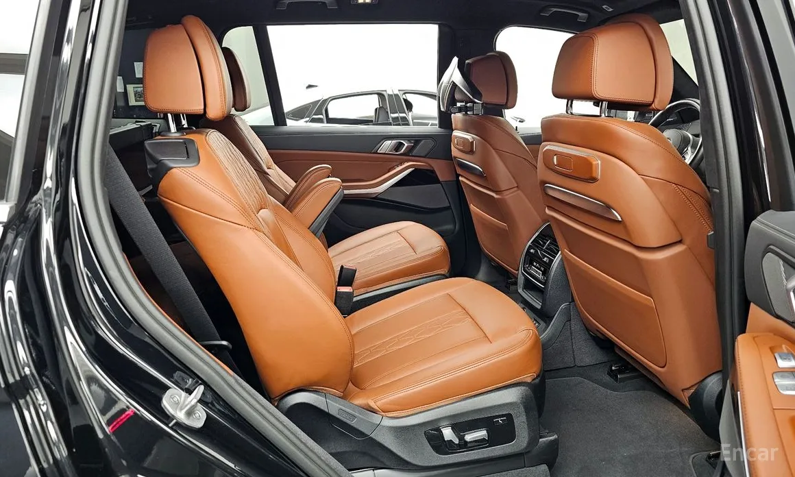 Фото 12 - BMW X7