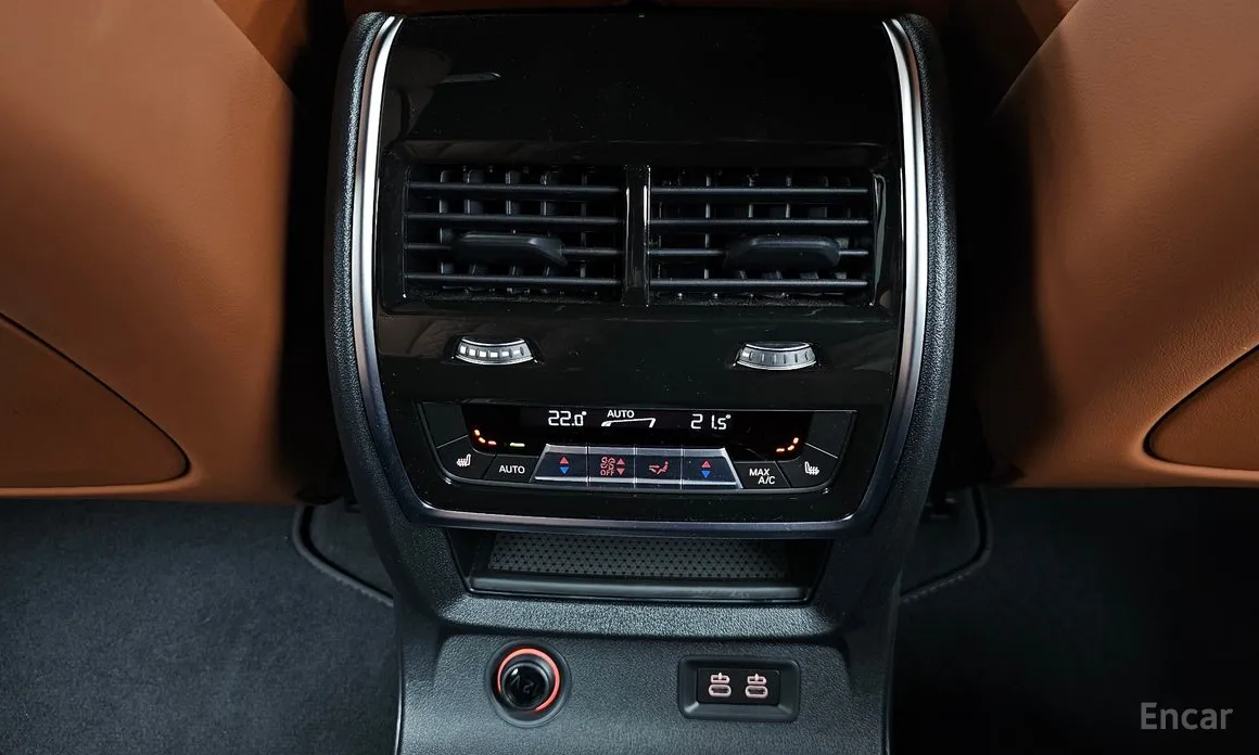 Фото 18 - BMW X7