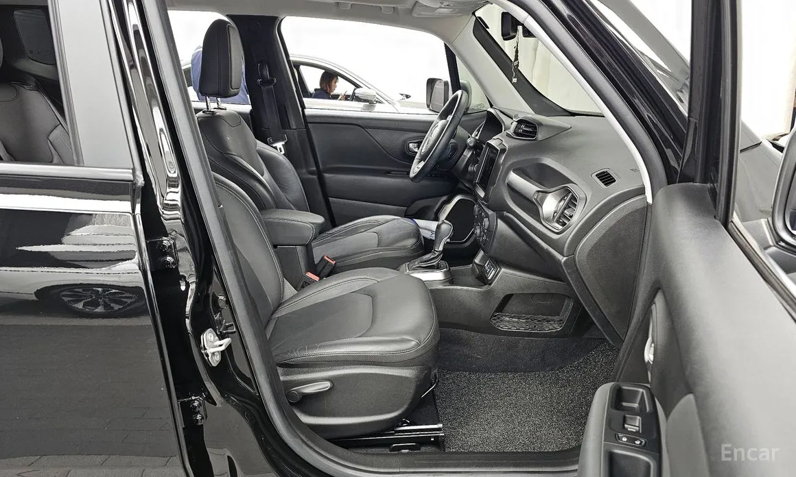 Фото 11 - Jeep Renegade