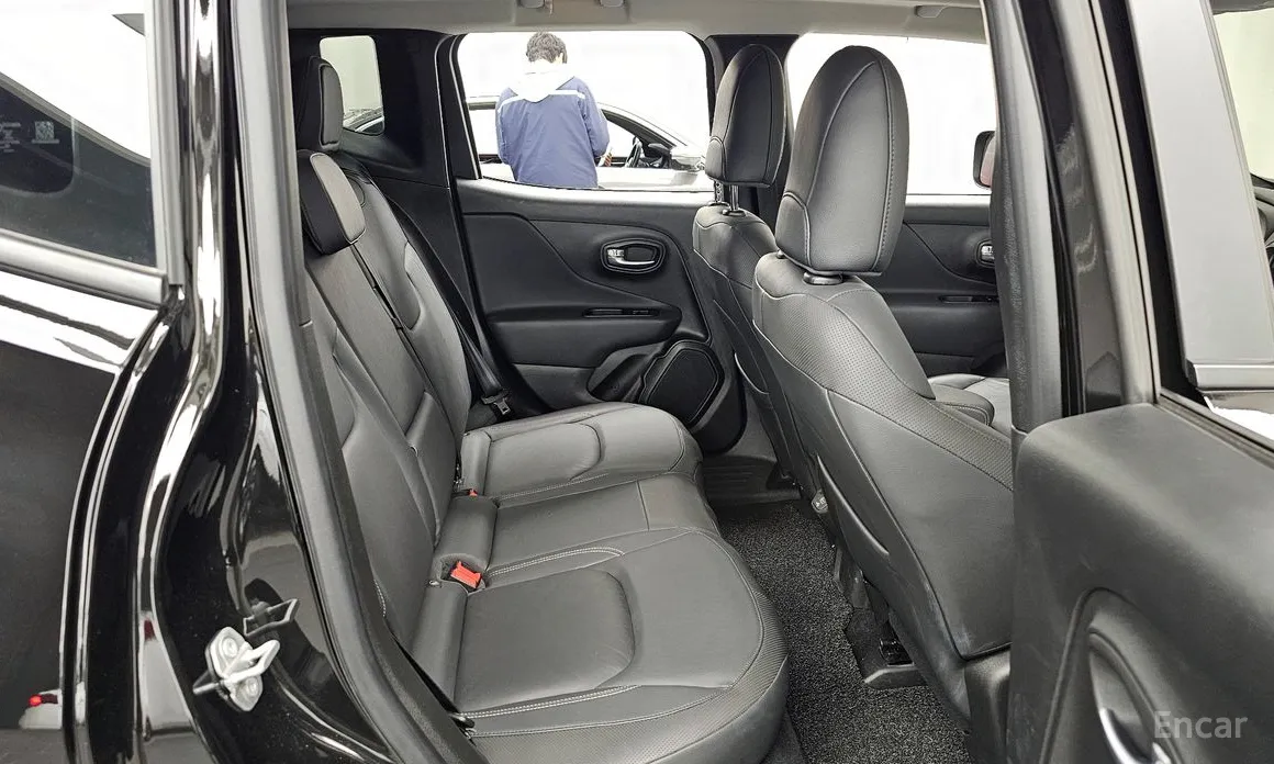 Фото 12 - Jeep Renegade