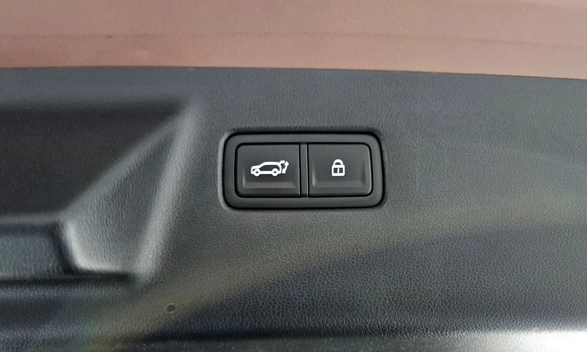 Фото 18 - Hyundai Santa Fe