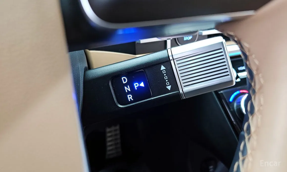 Фото 9 - Hyundai Santa Fe