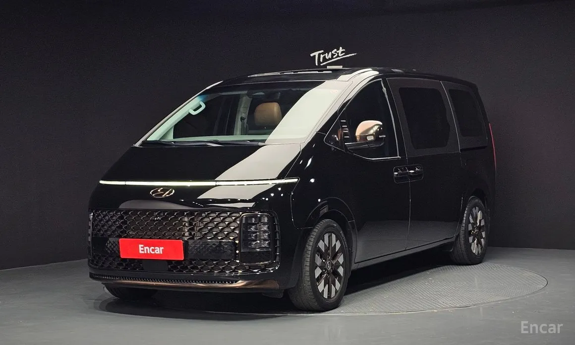 Фото 1 - Hyundai Staria