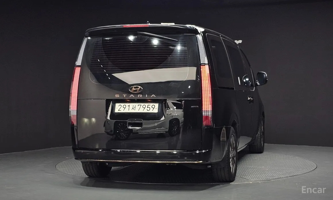 Фото 4 - Hyundai Staria