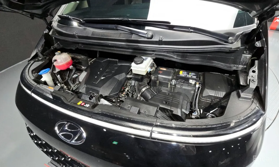 Фото 6 - Hyundai Staria