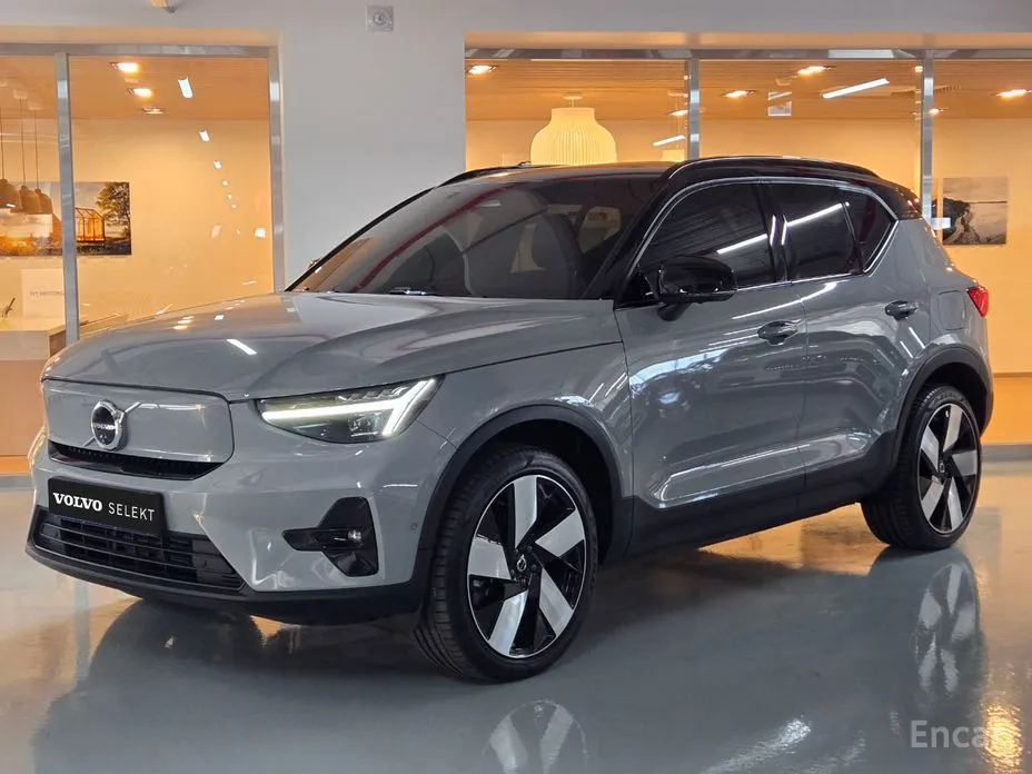 Фото 1 - Volvo XC40