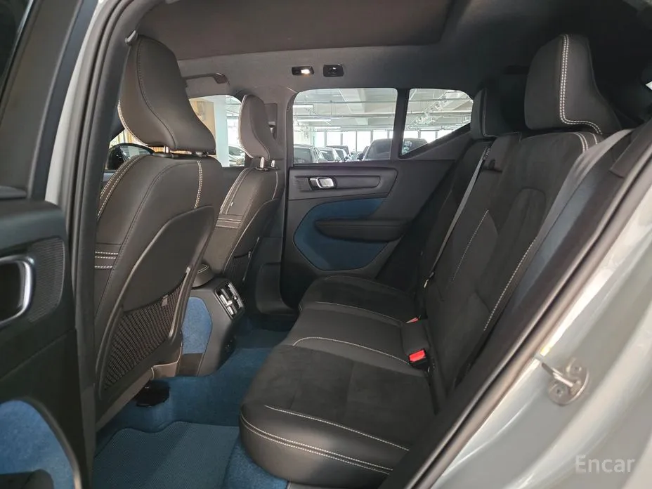 Фото 10 - Volvo XC40