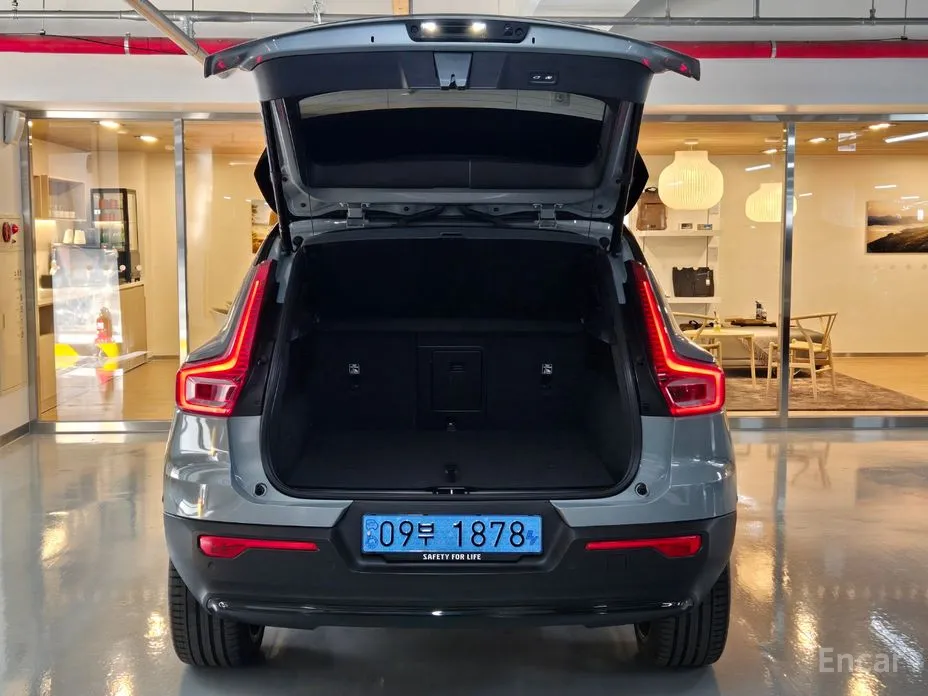 Фото 13 - Volvo XC40