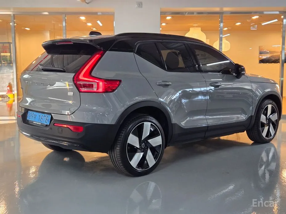 Фото 2 - Volvo XC40