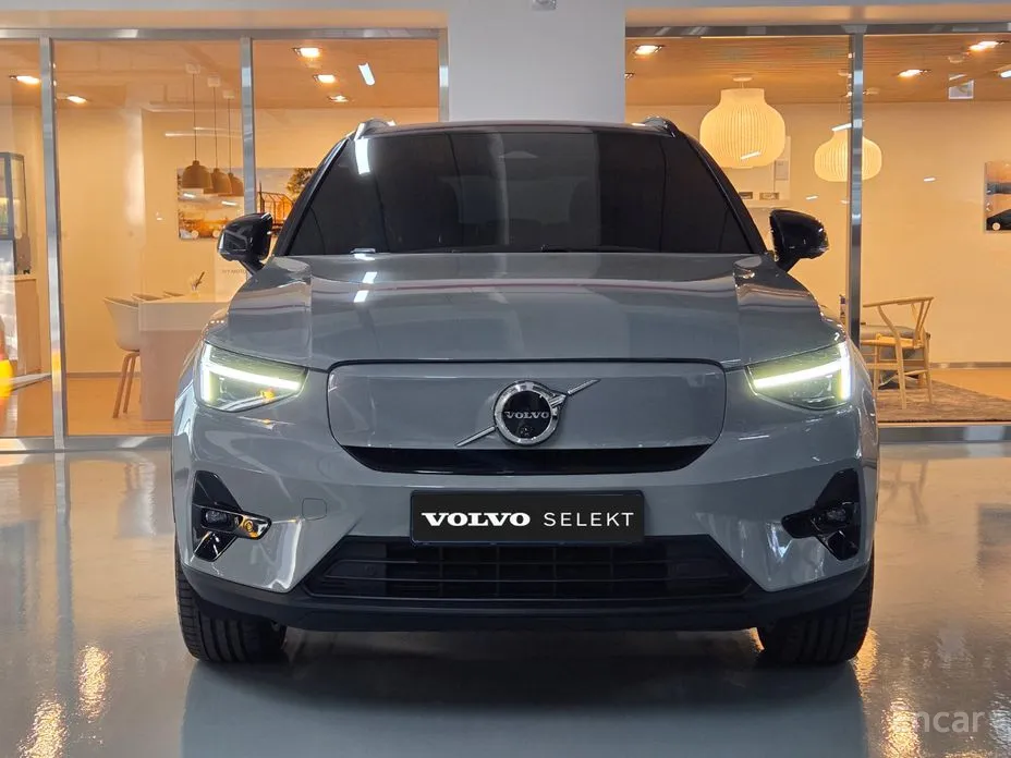 Фото 3 - Volvo XC40