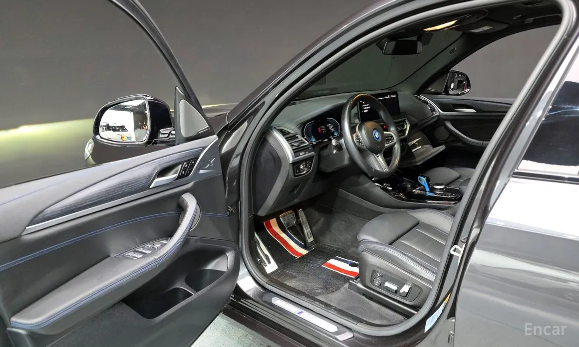 Фото 10 - BMW iX3