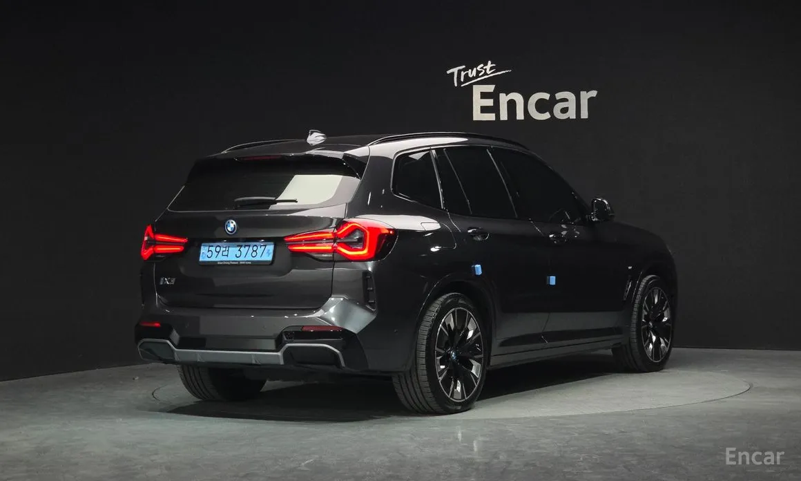 Фото 2 - BMW iX3