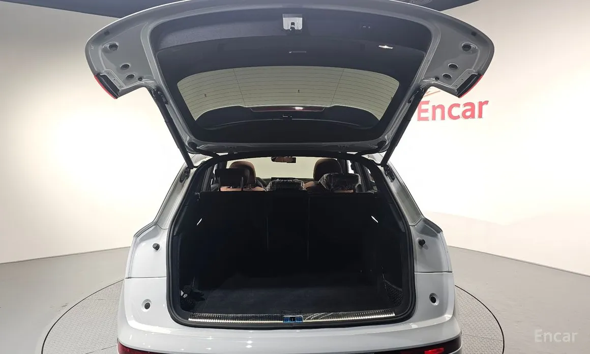 Фото 20 - Audi Q5