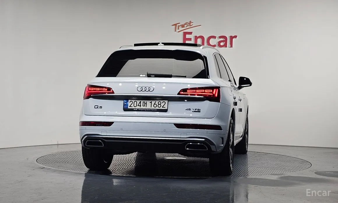 Фото 4 - Audi Q5