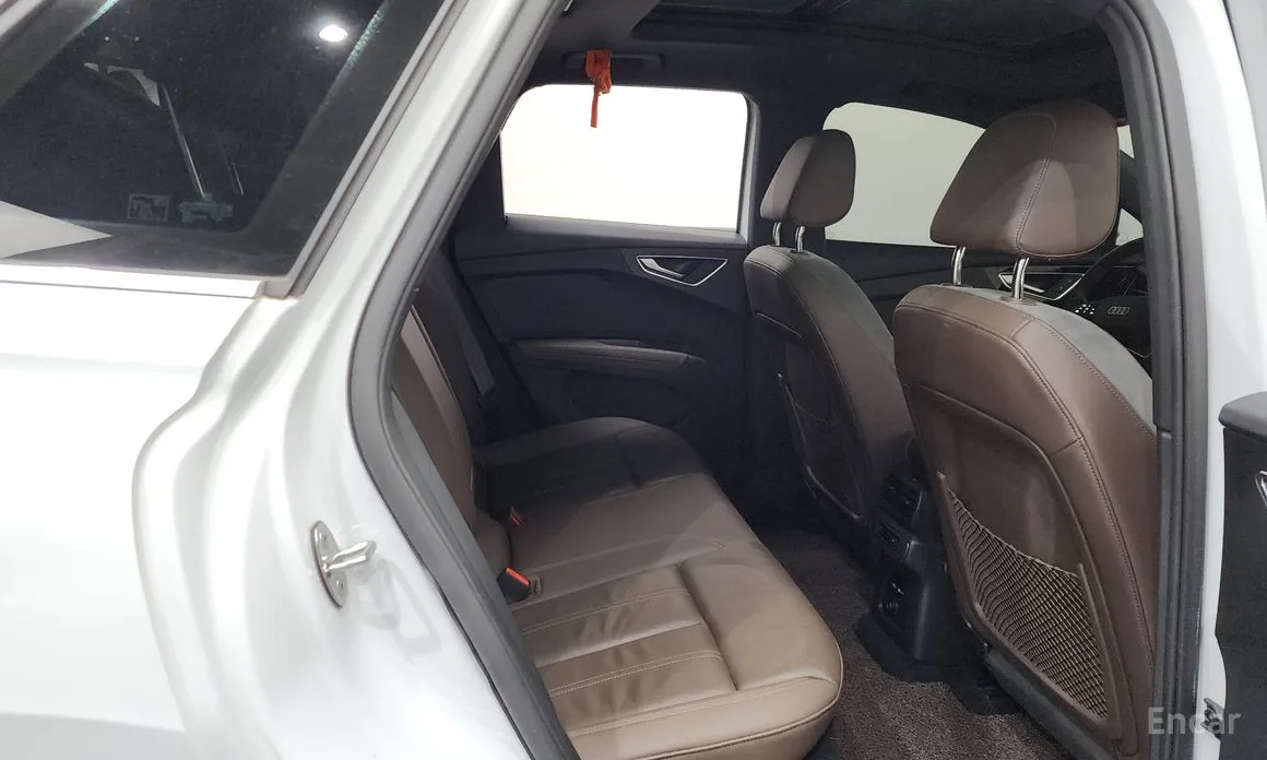 Фото 12 - Audi Q4 e-tron