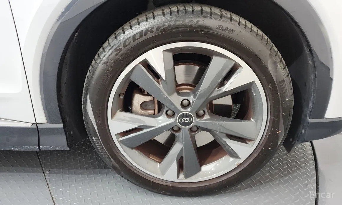 Фото 5 - Audi Q4 e-tron