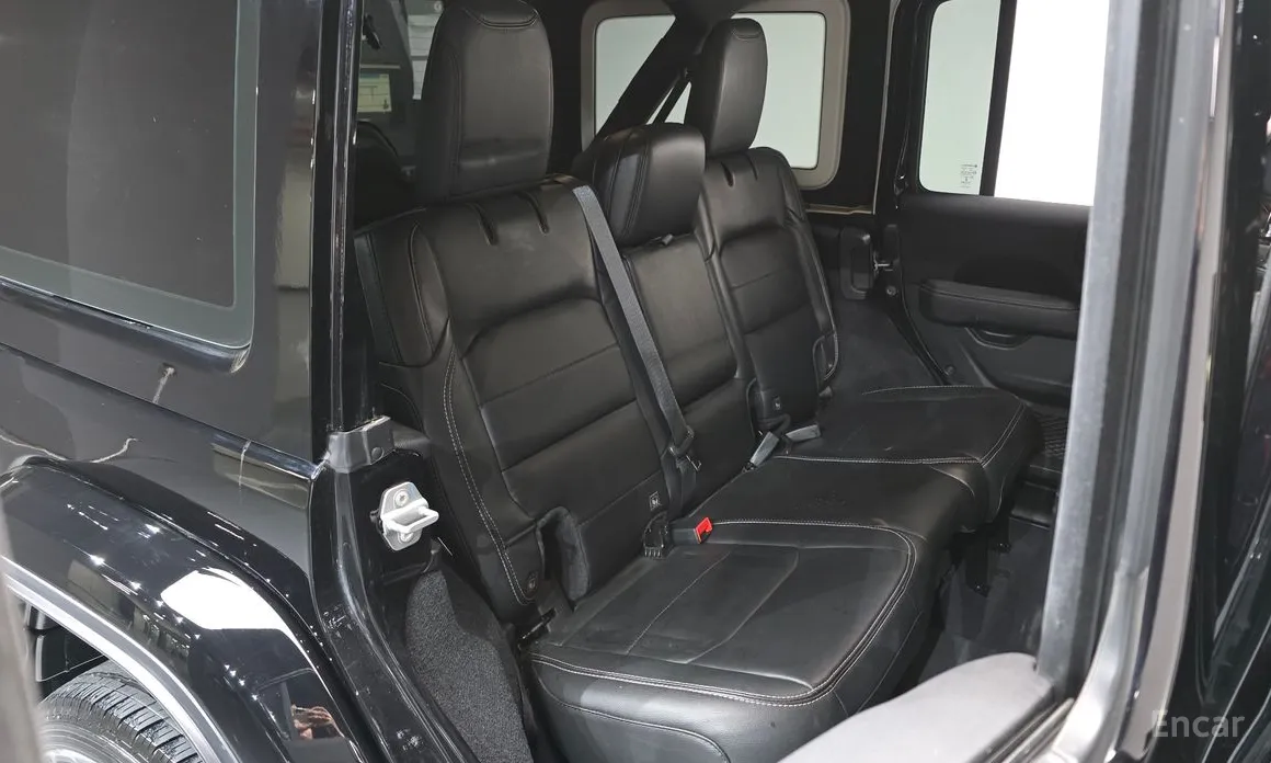 Фото 11 - Jeep Wrangler