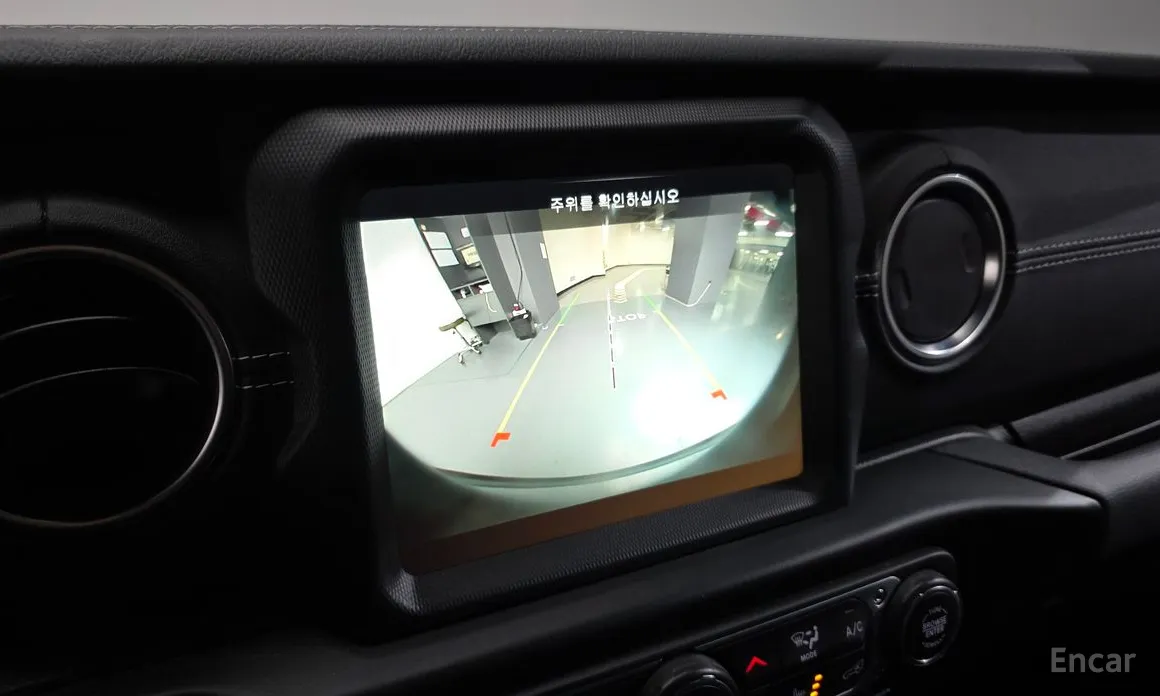 Фото 16 - Jeep Wrangler