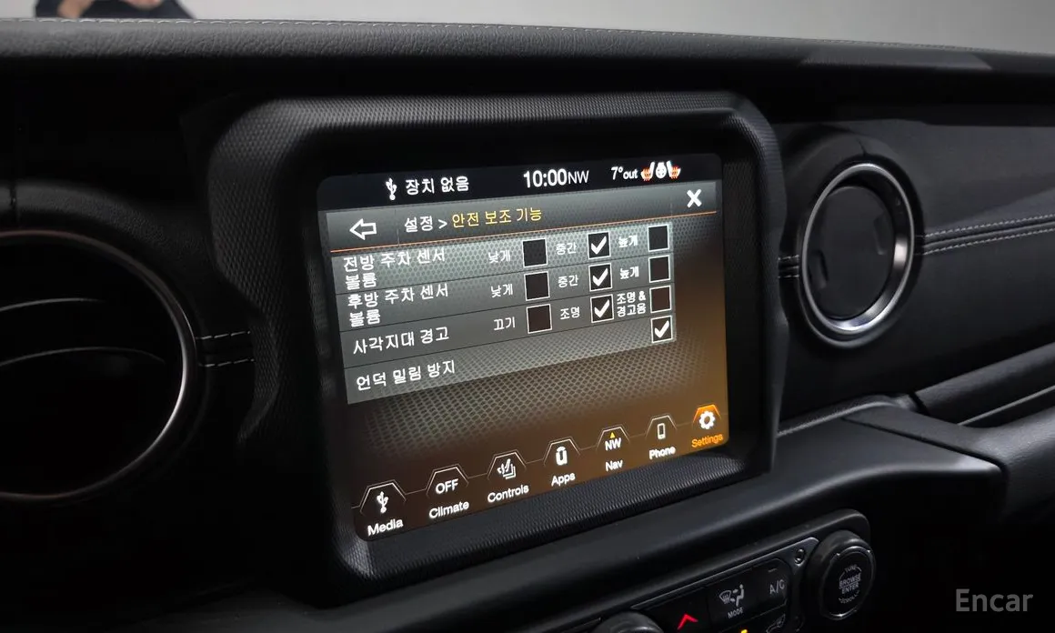 Фото 19 - Jeep Wrangler