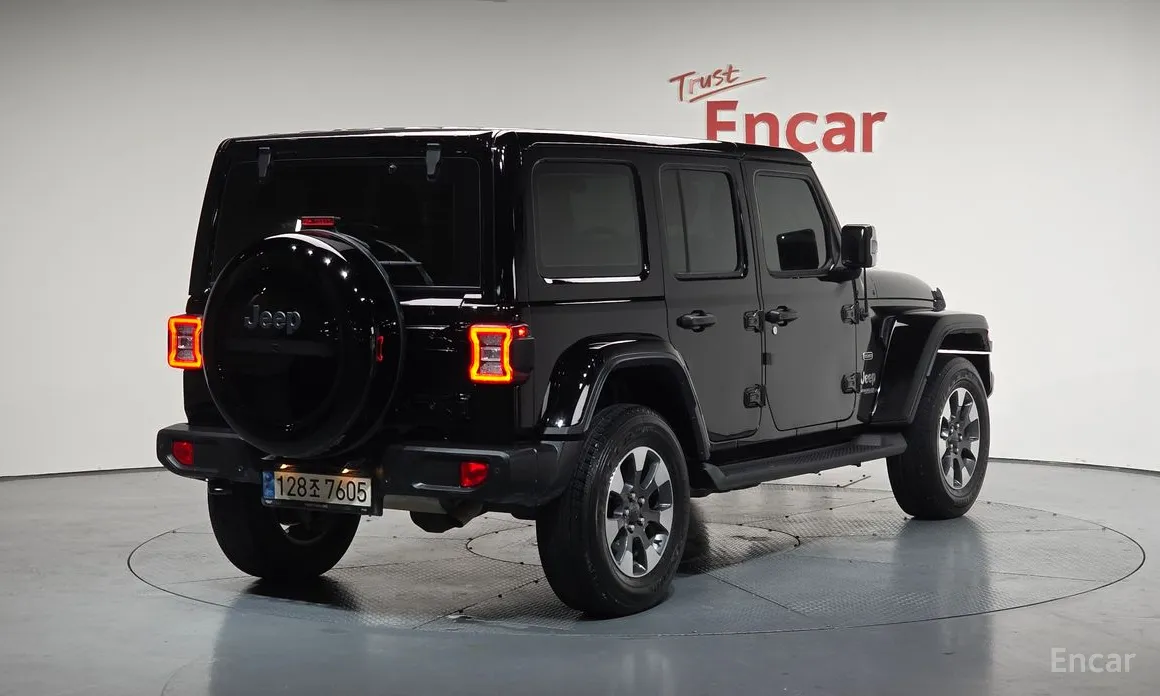 Фото 2 - Jeep Wrangler