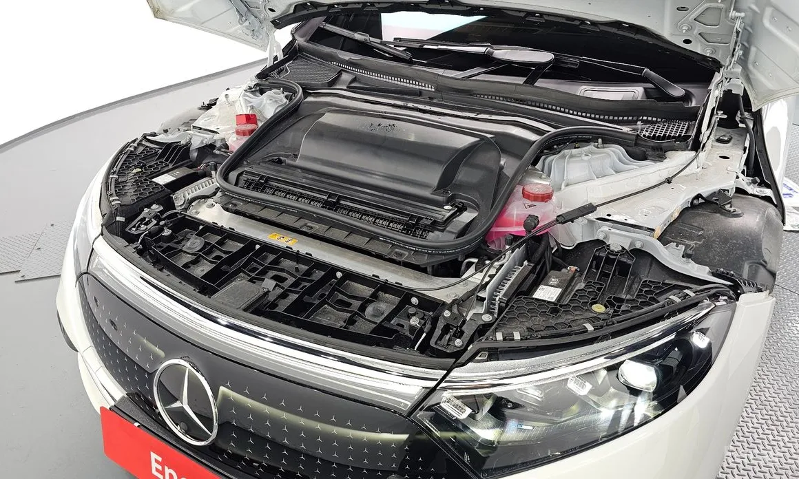 Фото 6 - Mercedes-Benz EQS