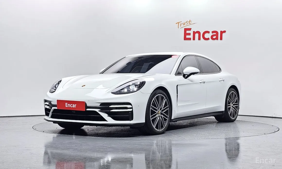 Фото 1 - Porsche Panamera