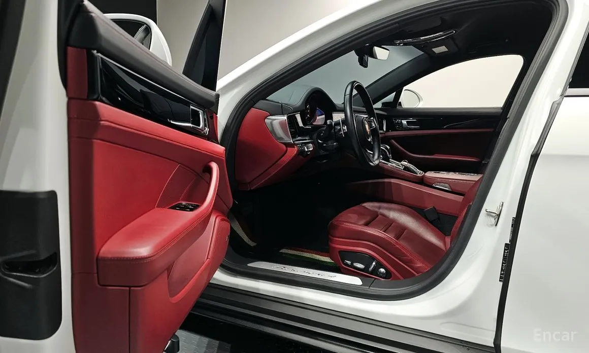 Фото 10 - Porsche Panamera