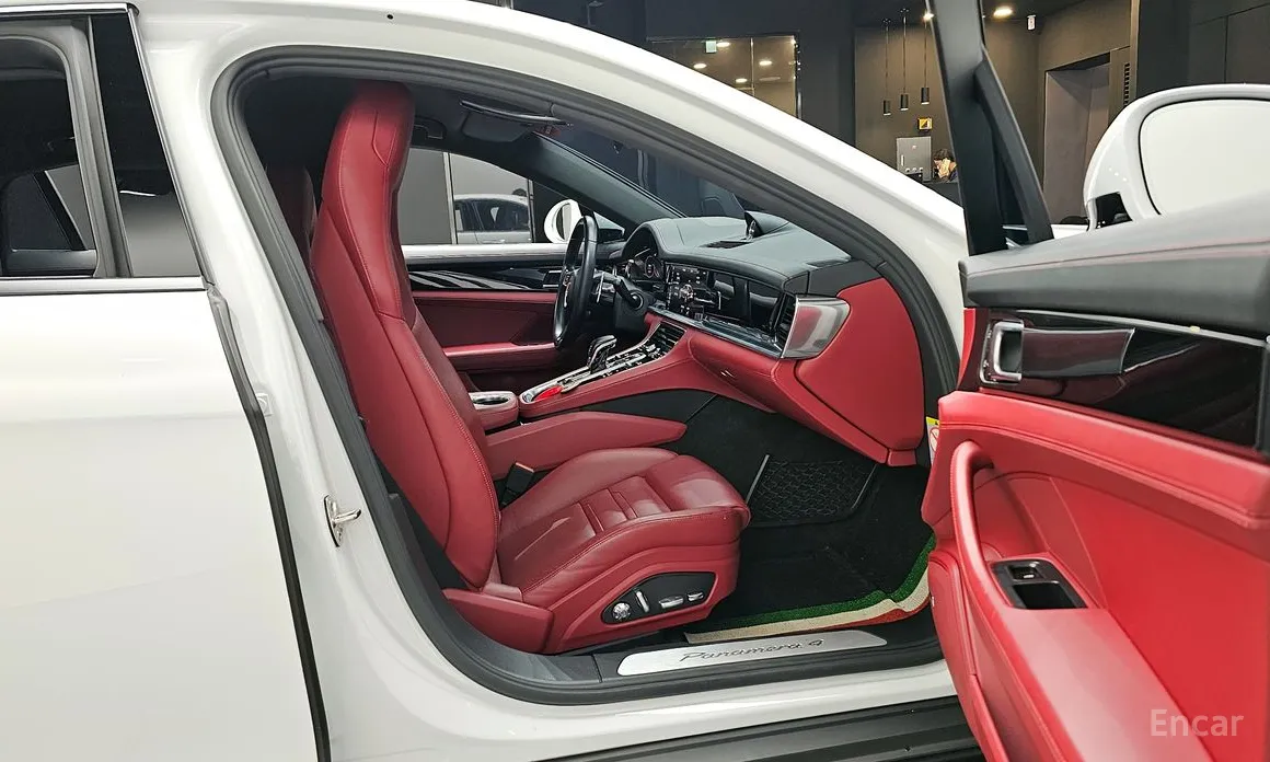 Фото 11 - Porsche Panamera