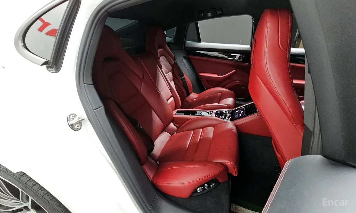 Фото 12 - Porsche Panamera