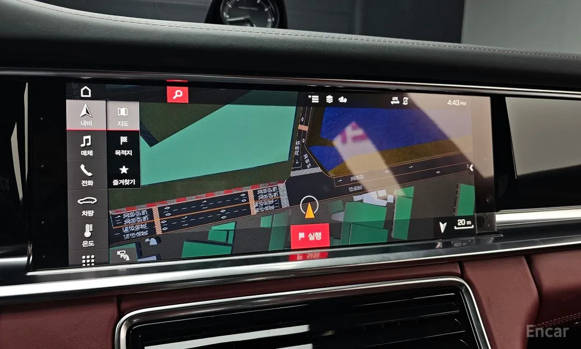 Фото 14 - Porsche Panamera