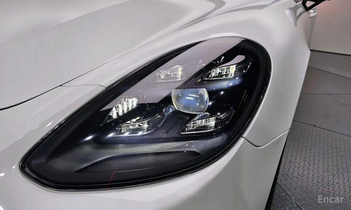 Фото 19 - Porsche Panamera